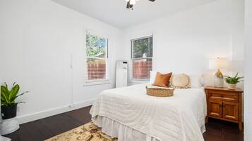 4 bedrooms, iron/ironing board, travel crib, free WiFi