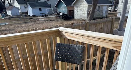 Cozy and charming 2-bedroom home in Norfolk, next to an outdoor walking track