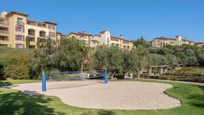 Sports court - HUGE DISCOUNT: 2-bedroom 2-bath Marriott Villa in gorgeous Newport Beach (Newport Beach)