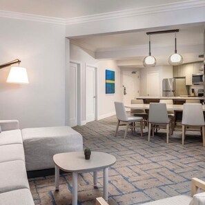 Living area - HUGE DISCOUNT: 2-bedroom 2-bath Marriott Villa in gorgeous Newport Beach (Newport Beach)