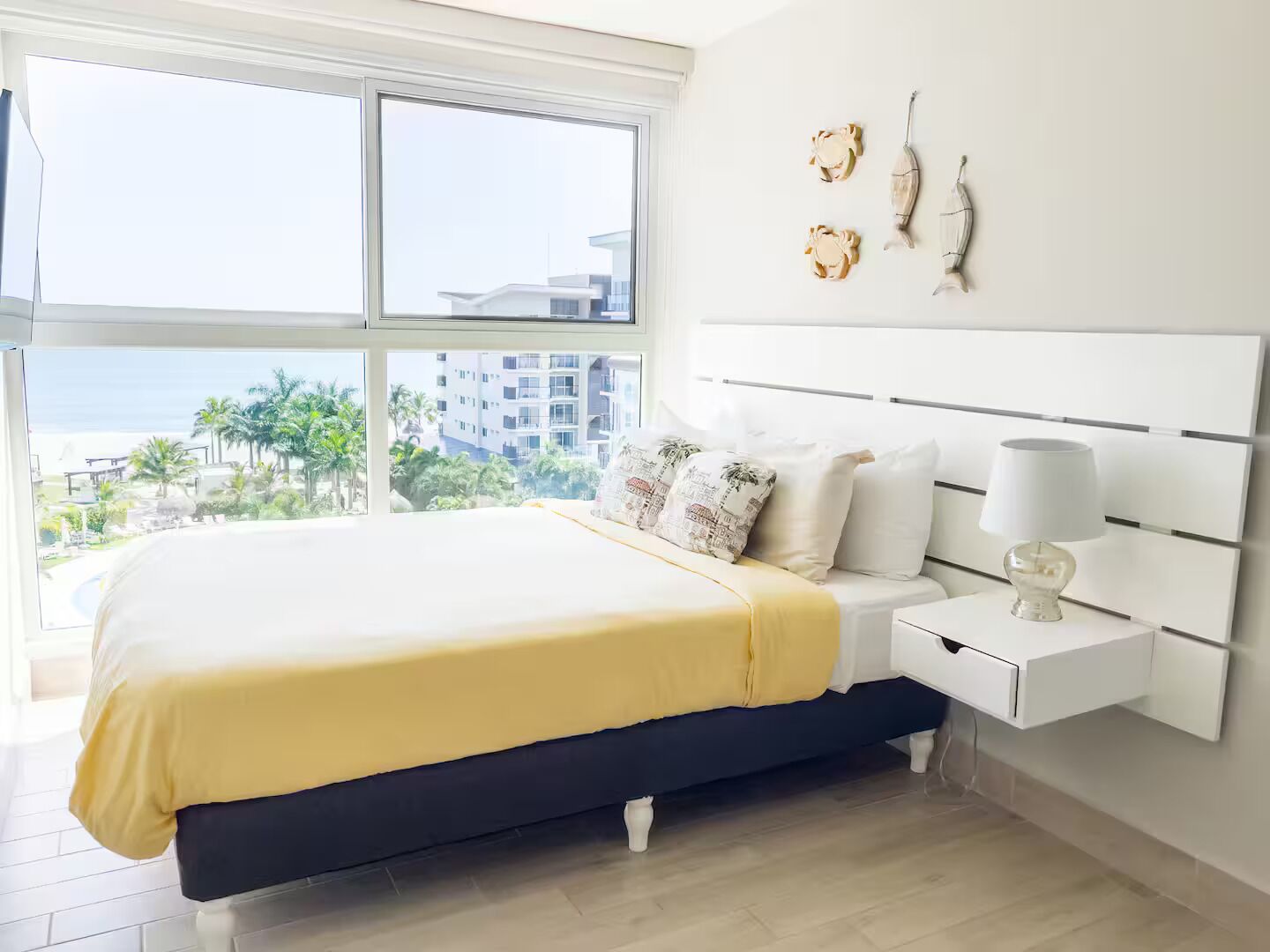 2 bedrooms, iron/ironing board, Internet, bed sheets