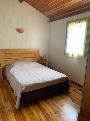 2 chambres, fer et planche à repasser, Wi-Fi, literie fournie