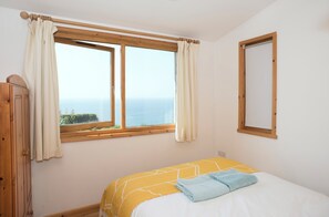 2 quartos, ferros/tábuas de passar roupa, Wi-Fi, roupa de cama
