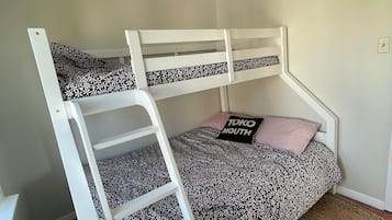 3 bedrooms, bed sheets