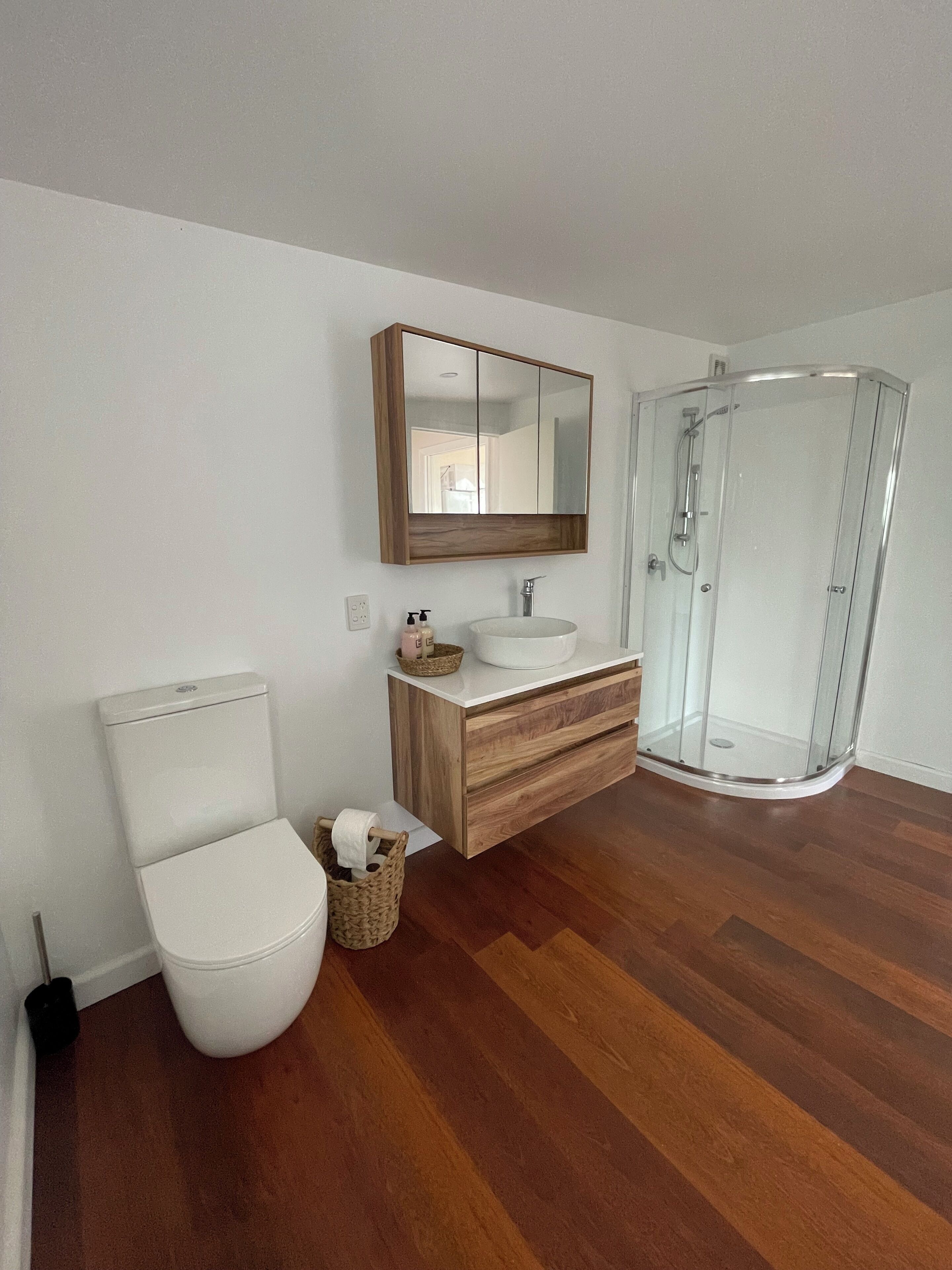 Shower, toilet paper