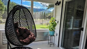 Interior - Private Ranch House, Highland Cattle, Horses & Peaceful Views - a soul refresher (Myrtle Creek)