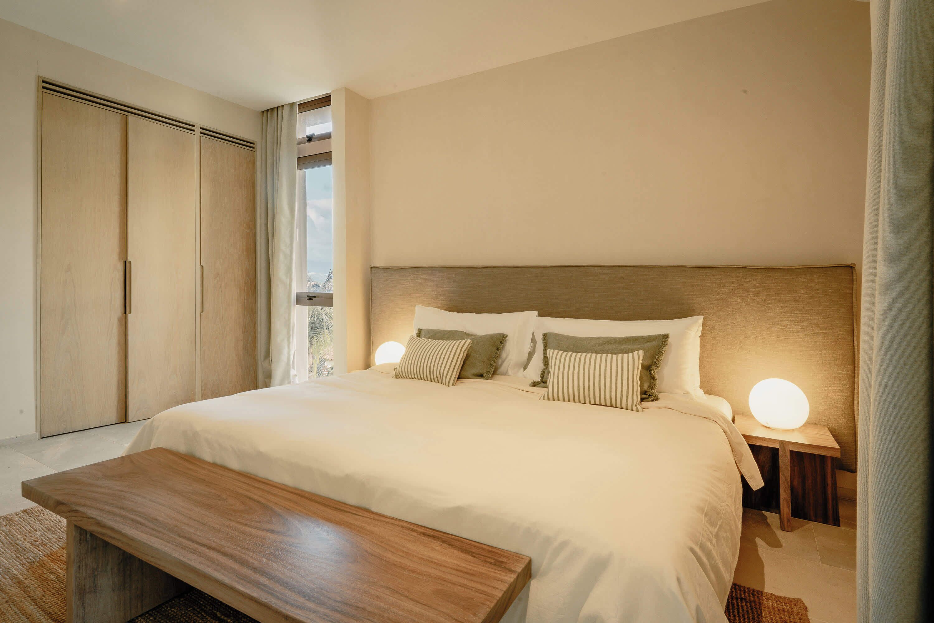 1 dormitorio, tabla de planchar con plancha, wifi y ropa de cama