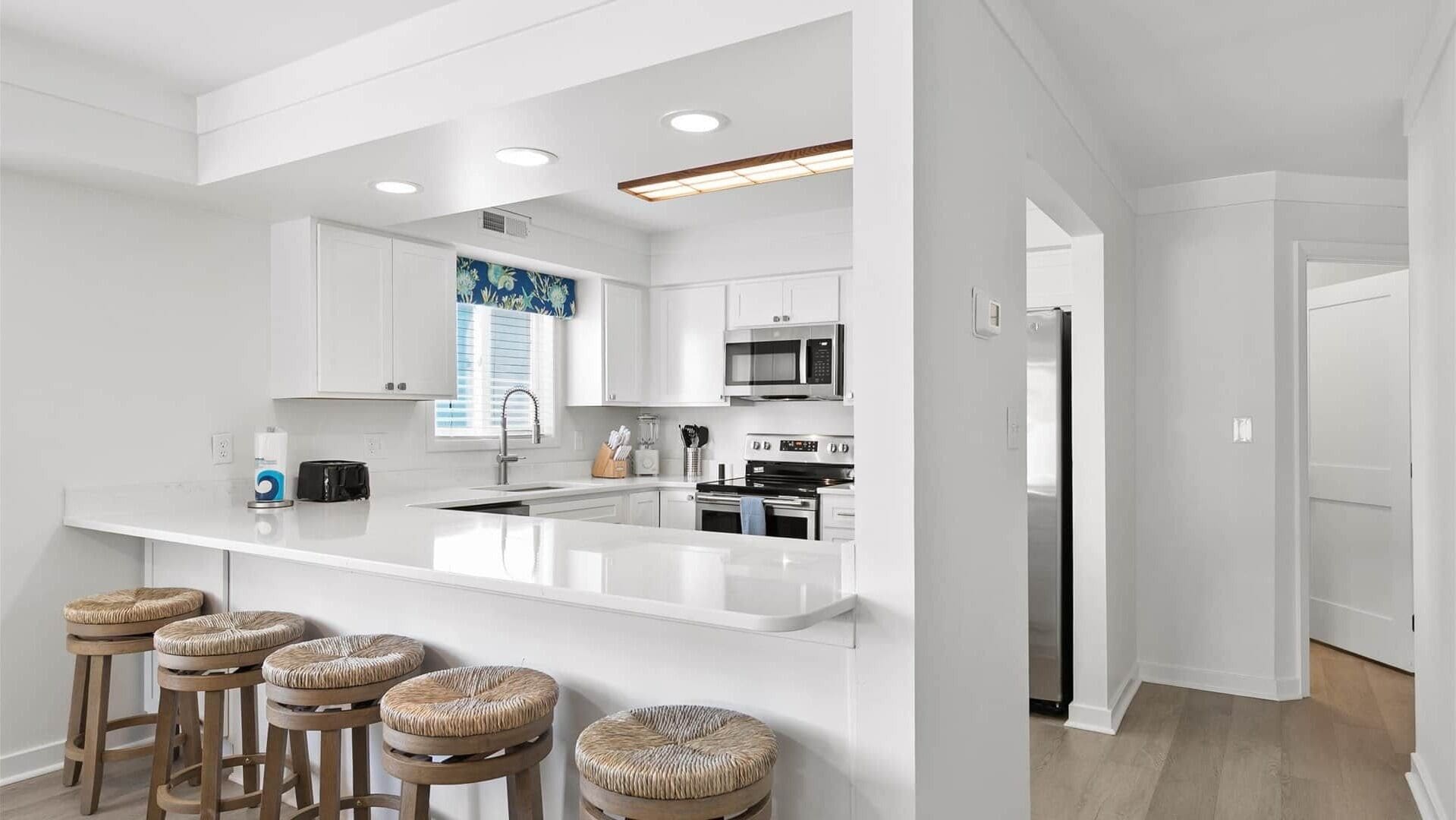 雪櫃、微波爐、焗爐、爐具