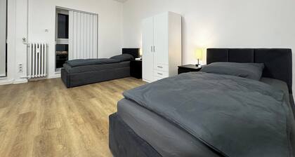 Modernes City-Apartment Düsseldorf | 4 Betten | Balkon | Top-Anbindung