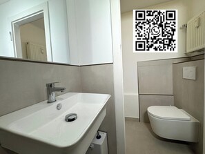 Dusche, Haartrockner, Toilettenpapier