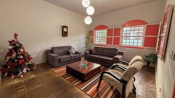 Casa conforto, 3 quartos | Sala de estar