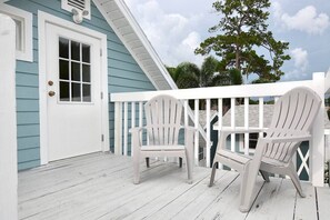 Terrace/patio - Pinecraft Hideaway • Bright 1BR Near Siesta Key (Sarasota)