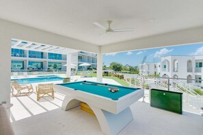 Terrace/patio - Oceanfront Luxury Condo with Panoramic Views (West Bay)