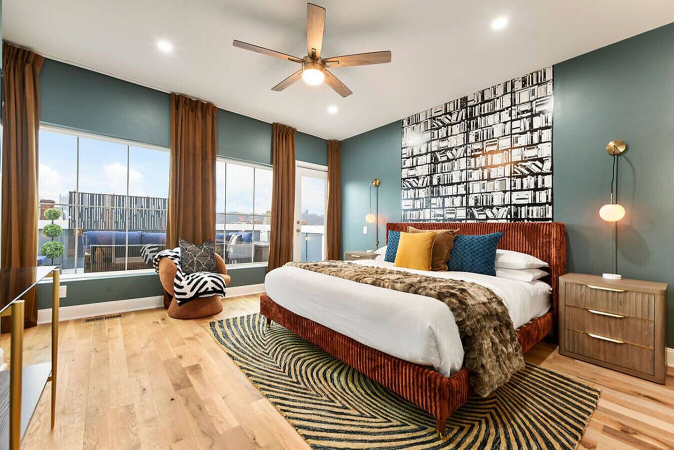 Desk, iron/ironing board, travel cot, WiFi