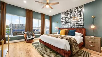 Desk, iron/ironing board, travel cot, WiFi