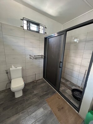 Handtücher, Seife, Toilettenpapier