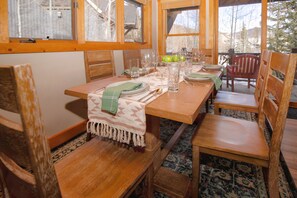 Dining - Keystone Mountain Gem: Dog Friendly Cabin • Ski • Golf • Hike • Hot Tub (Keystone)