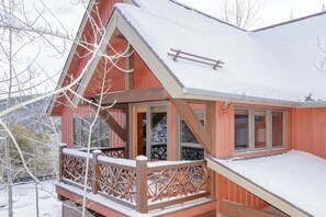 Exterior - Keystone Mountain Gem: Dog Friendly Cabin • Ski • Golf • Hike • Hot Tub (Keystone)