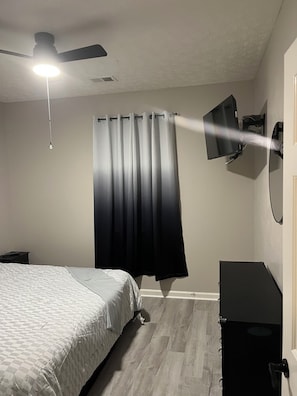 2 slaapkamers, een strijkplank/strijkijzer, wifi, beddengoed