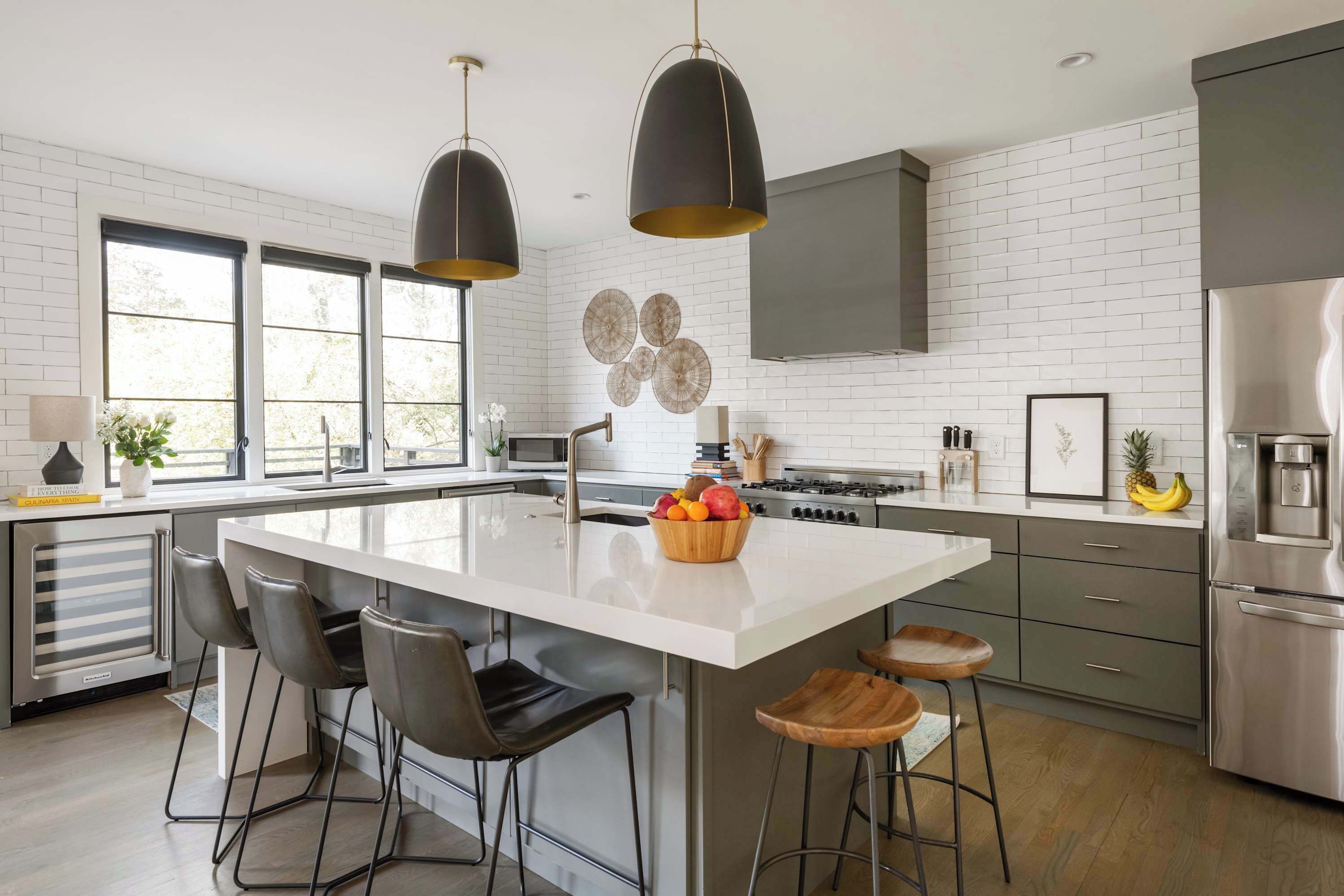 Kjøleskap, mikrobølgeovn, ovn og oppvaskmaskin