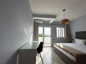 2 chambres, fer et planche à repasser, Wi-Fi, draps fournis