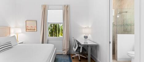 4 chambres, bureau, fer et planche Ă repasser, lit parapluie