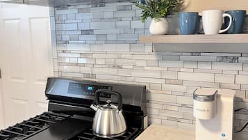 Microwave, stovetop, dishwasher