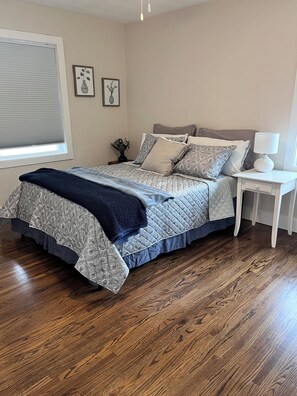 2 bedrooms, WiFi, bed sheets - Comfortable 2BR Home Minutes to Dining & Hospital (Owensboro)