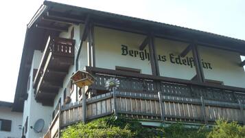 DĂ©tail de lâextĂ©rieur