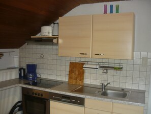 Kühlschrank, Ofen, Herdplatte, Geschirrspüler