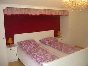 2 bedrooms, WiFi, bed sheets