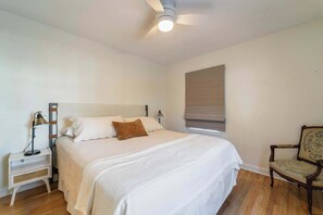 5 bedrooms, iron/ironing board, WiFi, bed sheets