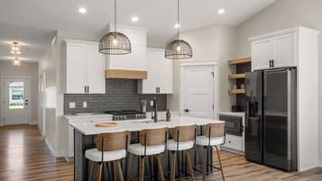 Refrigerador, microondas, horno, lavavajillas