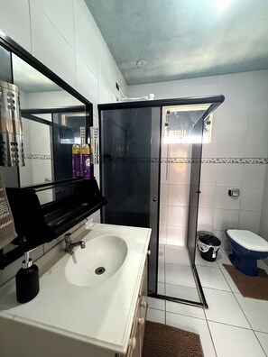 Towels, soap, toilet paper - Accommodation in the center of Balneario Barra do Sul (Balneário Barra do Sul)