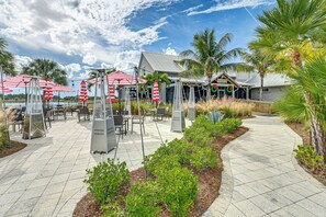 Outdoor dining - 3 Mi to Naples Beach! Couple's Resort Getaway (Naples)
