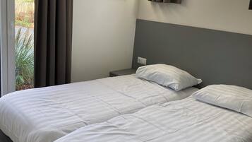 3 bedrooms, internet, bed sheets