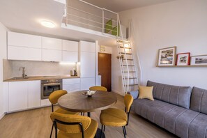 Interior - Stay @ Bolotel for families -20 percent on Zlatnirat-bol com (Bol)
