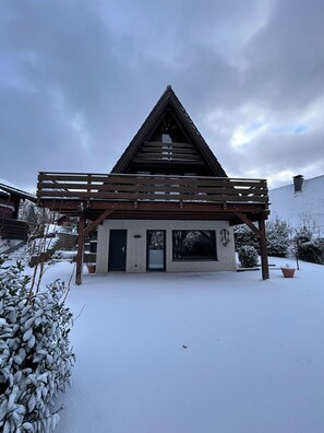 Exterior - Chalet on the Biggesee (Olpe)