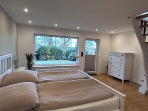 3 habitaciones, cuna de viaje, wifi gratis y ropa de cama 