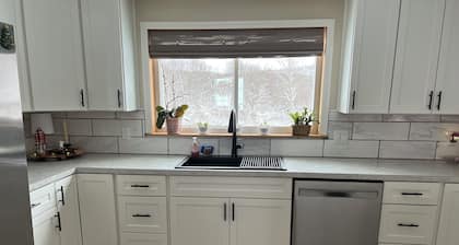 Serene 3-bedroom modern farmhouse across from working Amish farm.