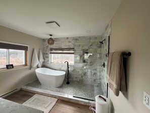 Shower, hair dryer, towels, toilet paper - Serene 3-bedroom modern farmhouse across from working Amish farm. (Franklinville)