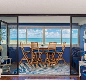 Interior - ★★★★★ Sleeps 7✓ Oceanfront✓ Linens &Towels✓ Smart TVs✓ Pool ✓ (Ocean City)