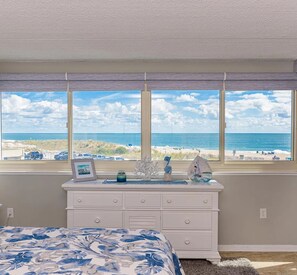 2 bedrooms, iron/ironing board, free WiFi, bed sheets - ★★★★★ Sleeps 7✓ Oceanfront✓ Linens &Towels✓ Smart TVs✓ Pool ✓ (Ocean City)