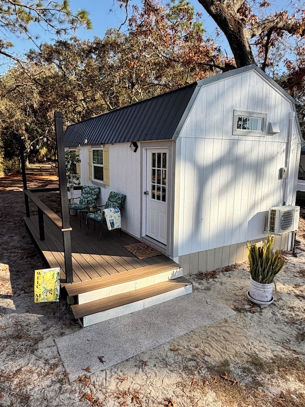 Terrace/patio - Lemon Drop a Tiny Home
Near Springs & Gulf (Homosassa)