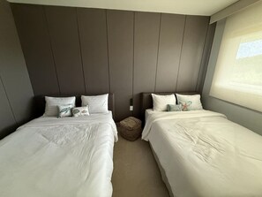 Skrivebord, strygejern/strygebræt, Wi-Fi, sengetøj