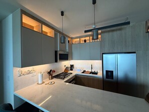 Private kitchen - escondidapanama | 306B | 7 ppl | 4 Beds | 3BR/3BA (Maria Chiquita)