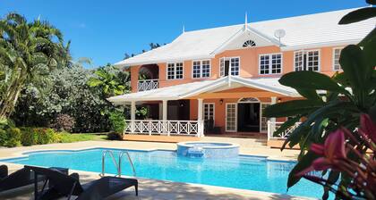 Calabash House | 4BR Spacious Family Villa