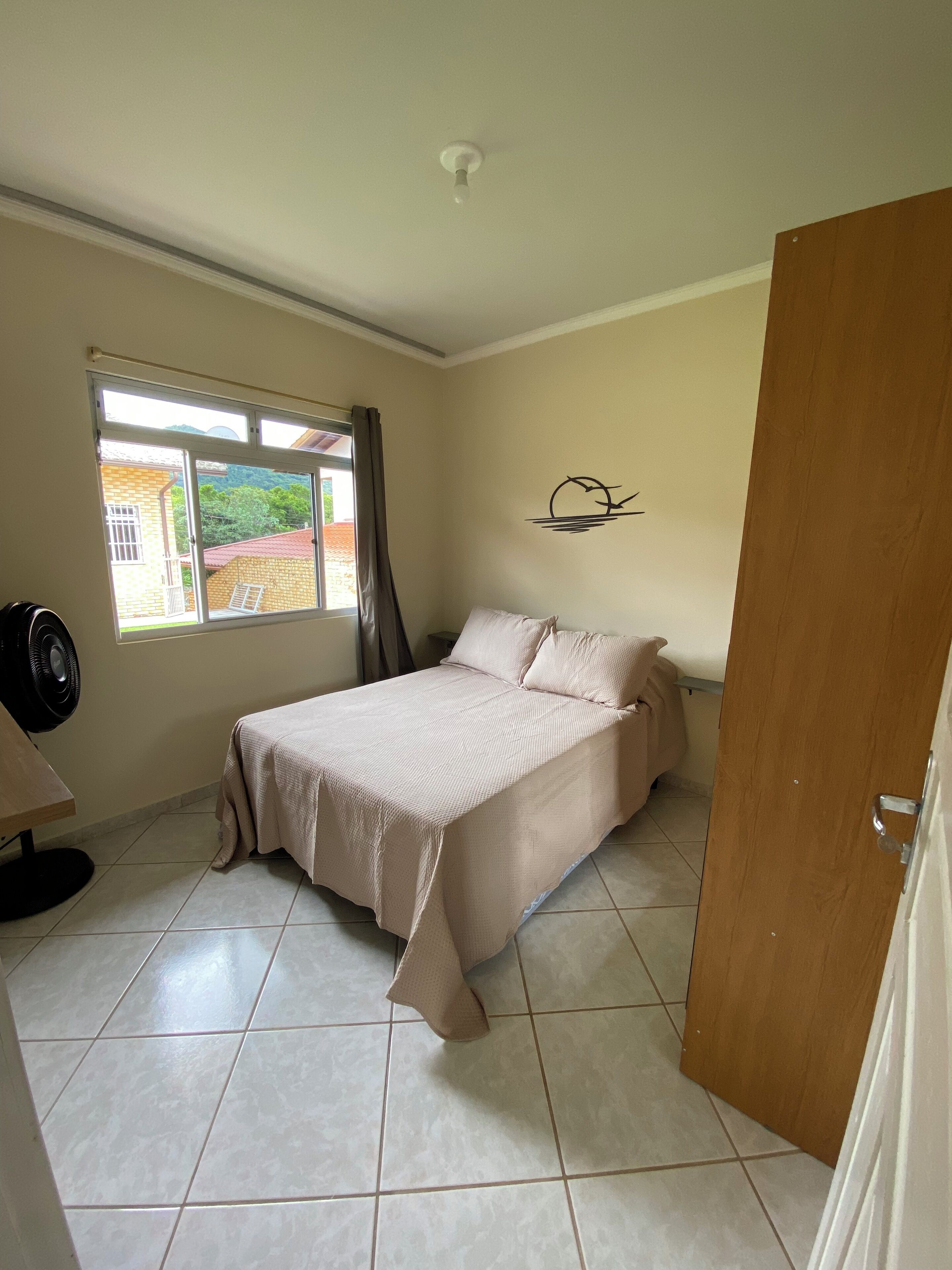 1 bedroom, internet, bed sheets