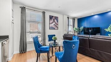 Appartement, 2 chambres | Restauration