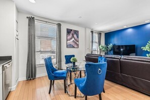 Apartment, 2 Schlafzimmer | Speisen